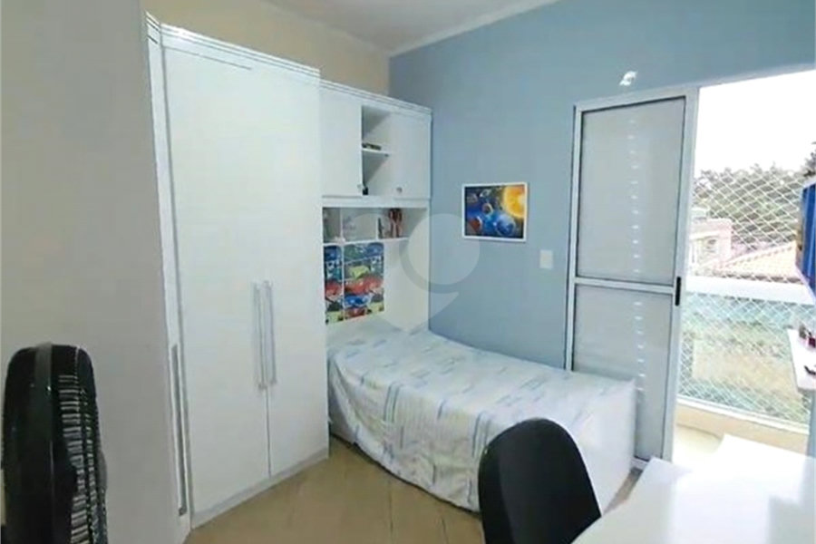 Sobrado à venda com 3 quartos, sendo 1 suíte,  em Parque Vitória, São Paulo, SP
