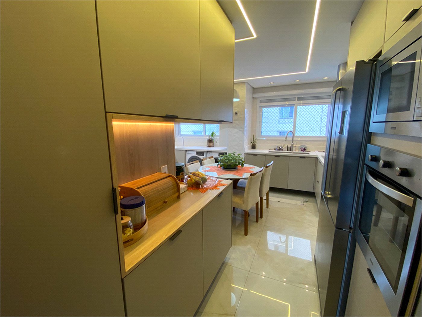 Apartamento à venda com 3 suítes em Vila Pompéia, São Paulo, SP