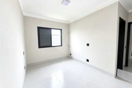 Casa à venda com 2 quartos, sendo 1 suíte, no condomínio Tivolli, Itapetininga - SP