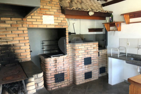 Sobrado à venda com 2 suítes no Centro, Bom Jesus dos Perdões, SP