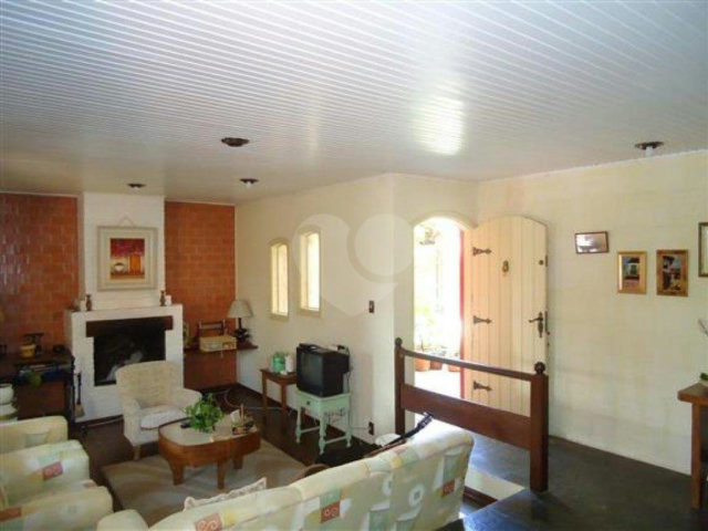 Casa em condomínio à venda com 4 quartos, sendo 2 suítes,  em Vila Machado, Mairiporã, SP