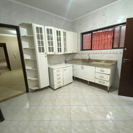 Casa à venda com 3 quartos, sendo 1 suíte, em Vila Valença, São Vicente, SP