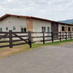 Casa à venda com 3 suítes no condomínio Figueira Garden, Atibaia - SP