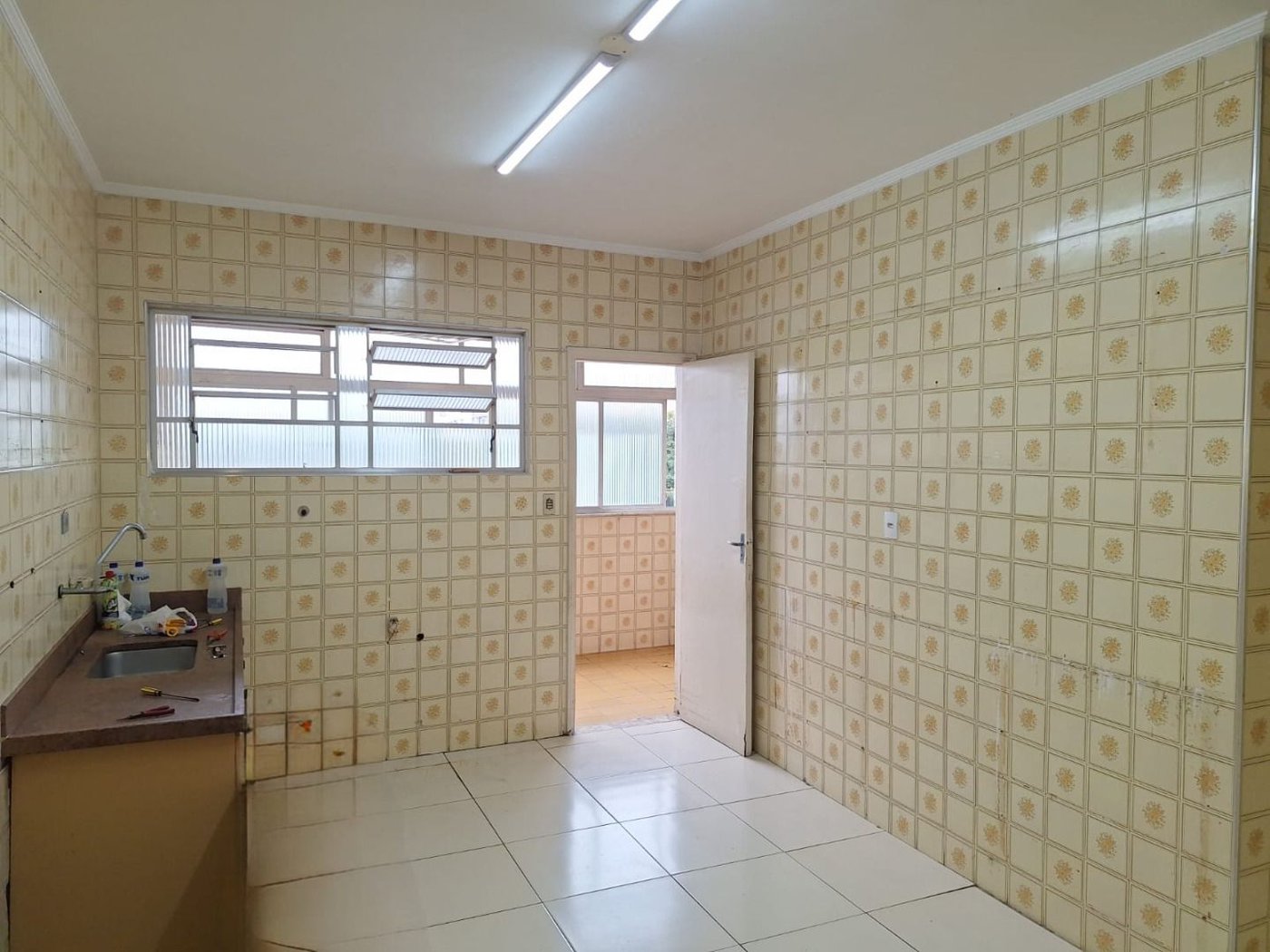 Apartamento Amplo a Apenas 120 Metros da Praia – Localização Privilegiada na Ponta da Praia!