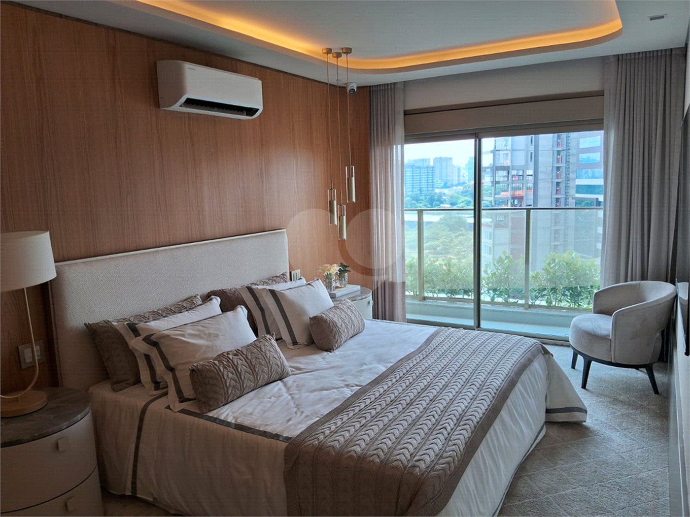 Apartamento à venda com 3 suítes em Moema, São Paulo, SP
