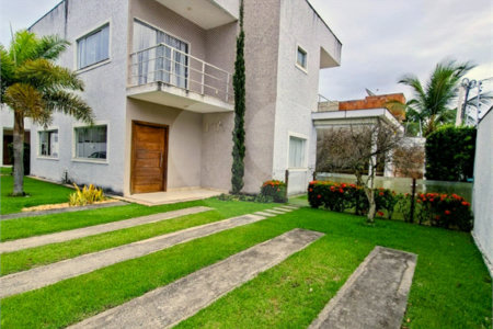 Casa à venda com 3 quartos, sendo 2 suítes, em Orla Norte, Porto Seguro, BA