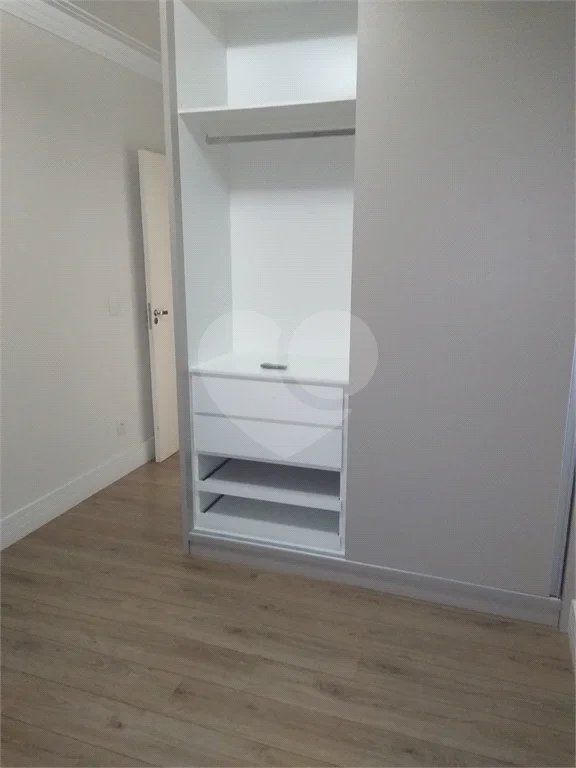 Casa à venda ou para alugar com 3 suítes no condomínio Quinta das Oliveiras, Valinhos - SP