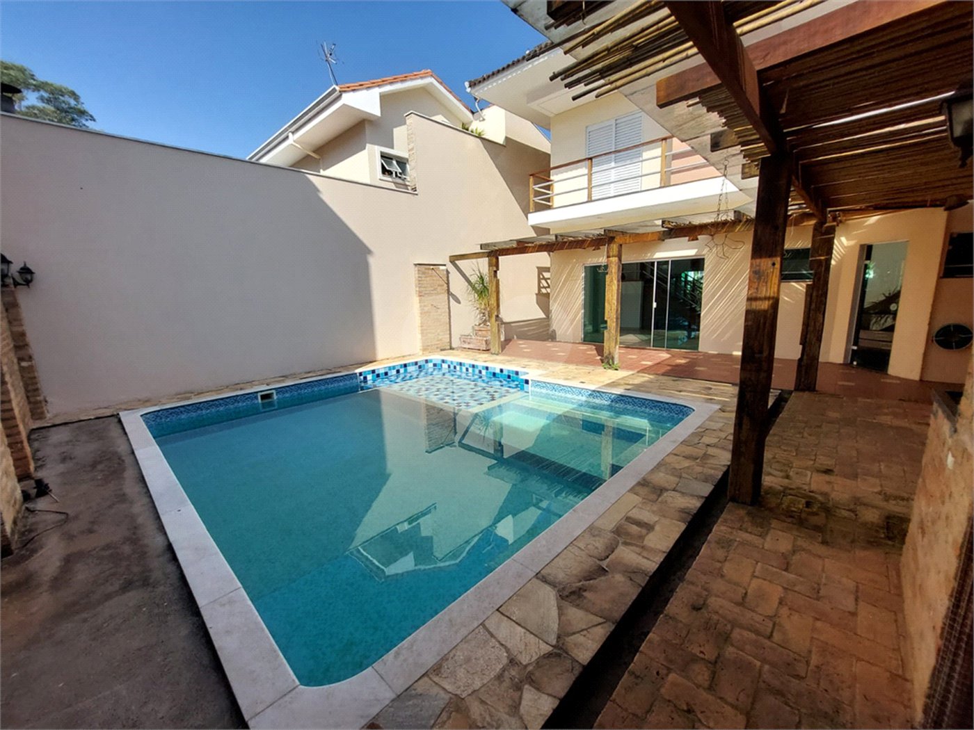 Casa à venda com 3 quartos, sendo 1 suíte, no condomínio Village Saint Clair, Sorocaba - SP