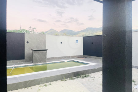 Casa à venda com 3 quartos, sendo 1 suíte, no condomínio Vale dos Sonhos 2, Rio de Janeiro - RJ