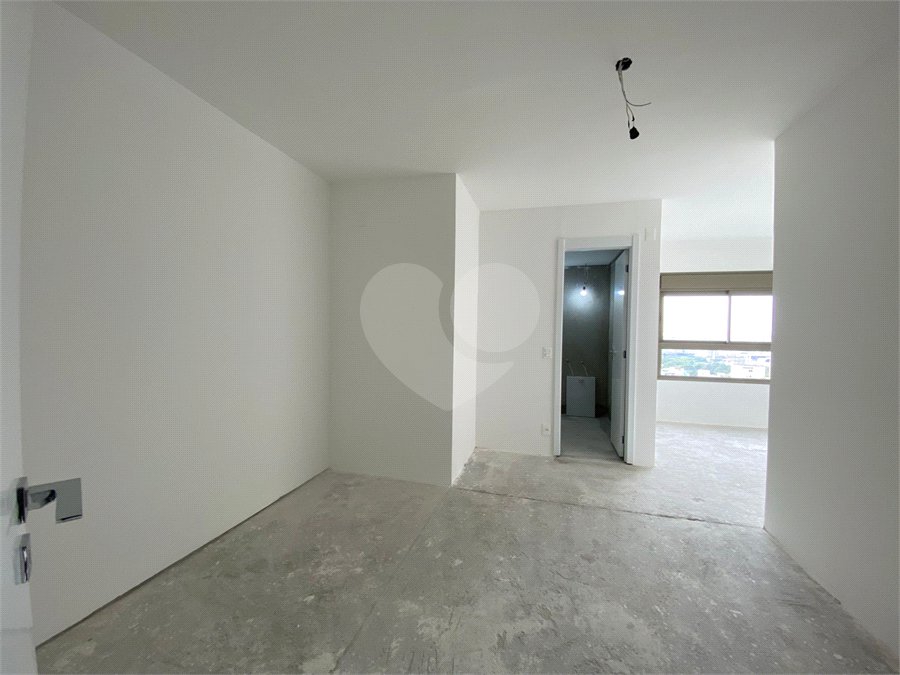 Apartamento à venda com 4 quartos, sendo 2 suítes,  em Perdizes, São Paulo, SP