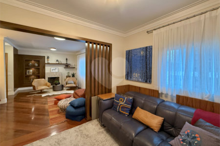 Apartamento à venda com 3 suítes em Campo Belo, São Paulo, SP