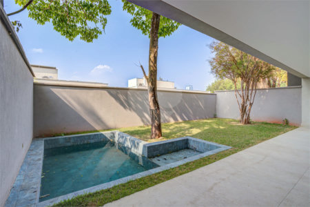 Casa à venda com 4 suítes no condomínio Jamestown, São Paulo - SP