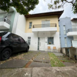 Casa à venda com 3 quartos, sendo 1 suíte, no condomínio New Village, Cotia - SP