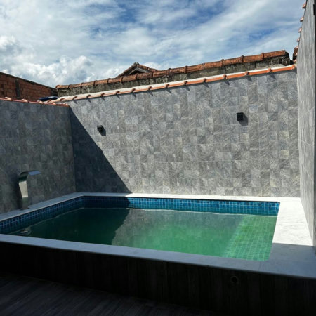 Casa à venda com 2 quartos, sendo 1 suíte, em Nova Itanhaém, Itanhaém - SP
