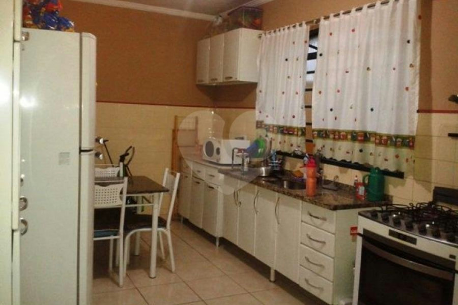 Sobrado à venda com 3 quartos, sendo 1 suíte, em Vila Gustavo, São Paulo, SP