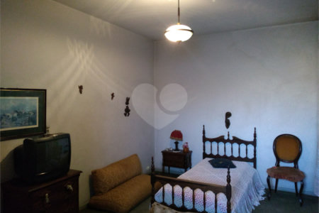 Casa à venda com 4 quartos, sendo 1 suíte, em Campo Belo, São Paulo, SP