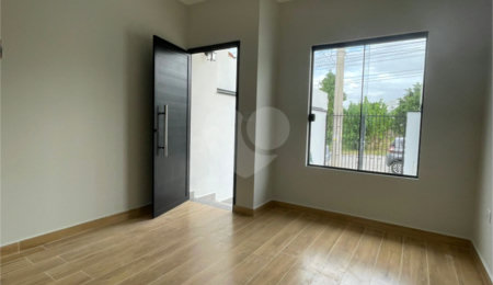 Casa de Vila à venda com 2 quartos, sendo 1 suíte,  em Cajuru do Sul, Sorocaba, SP