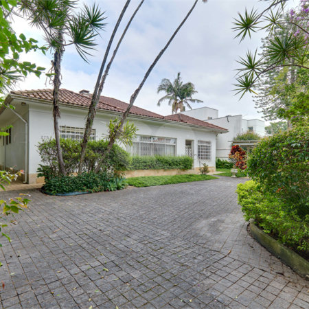Casa Térrea à venda ou para alugar com 5 quartos, sendo 2 suítes, em Granja Julieta, São Paulo, SP
