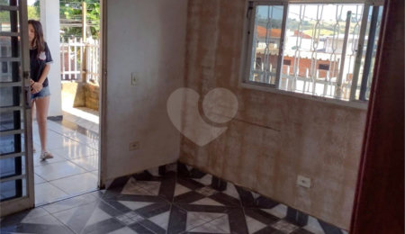 Casa à venda com 4 quartos, sendo 1 suíte,  em Rechan, Itapetininga, SP
