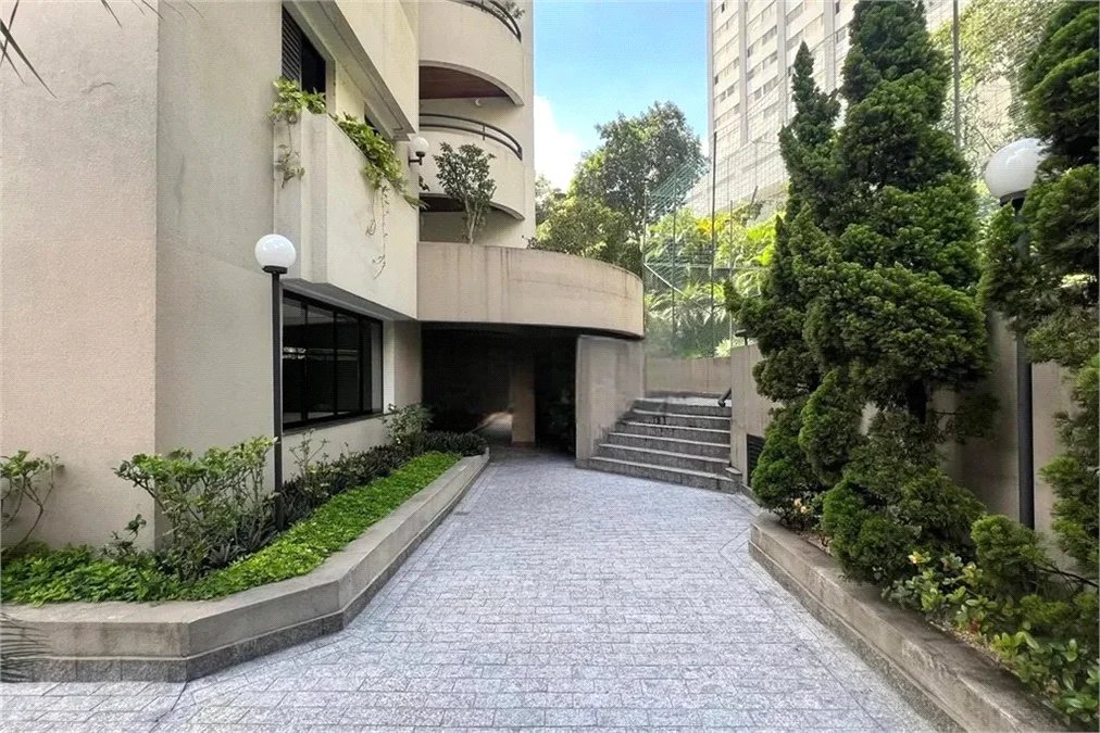 Apartamento à venda com 3 quartos, sendo 1 suíte, em Vila Madalena, São Paulo, SP