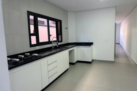 Casa à venda com 3 quartos, sendo 3 suítes, no condomínio Residencial The Square Village, Cotia - SP