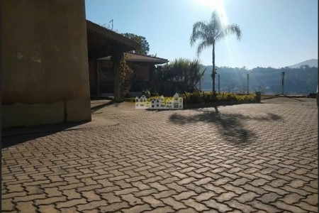 Chácara à venda ou locação no Jardim Estância Brasil – Atibaia/SP, com vista para a Pedra Grande