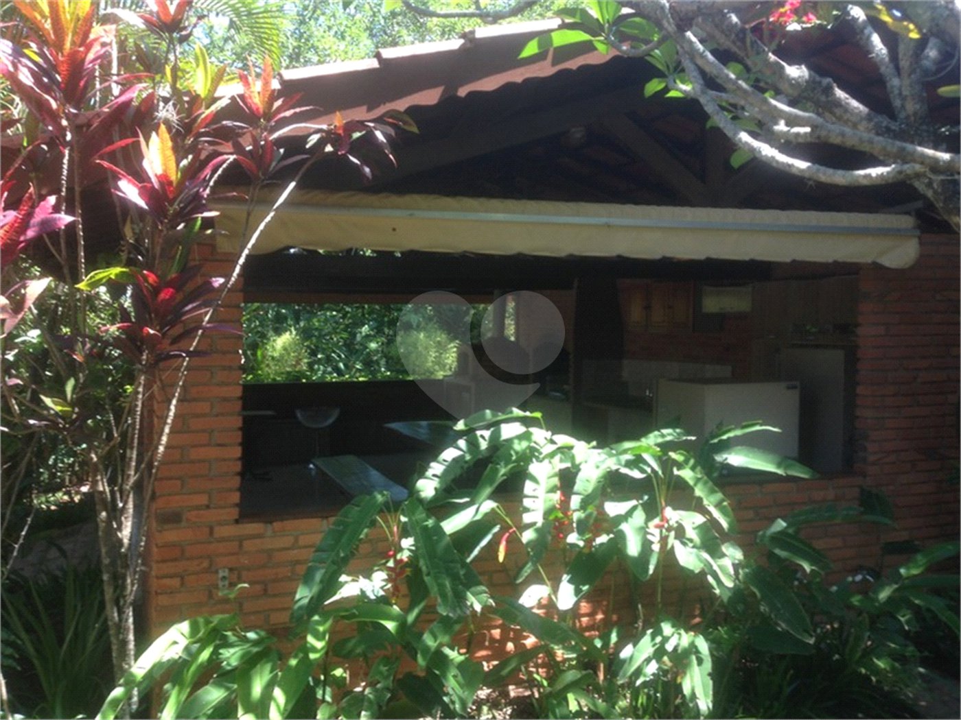 Casa à venda com 5 quartos, sendo 3 suítes, no condomínio Recanto das Flores, Indaiatuba - SP