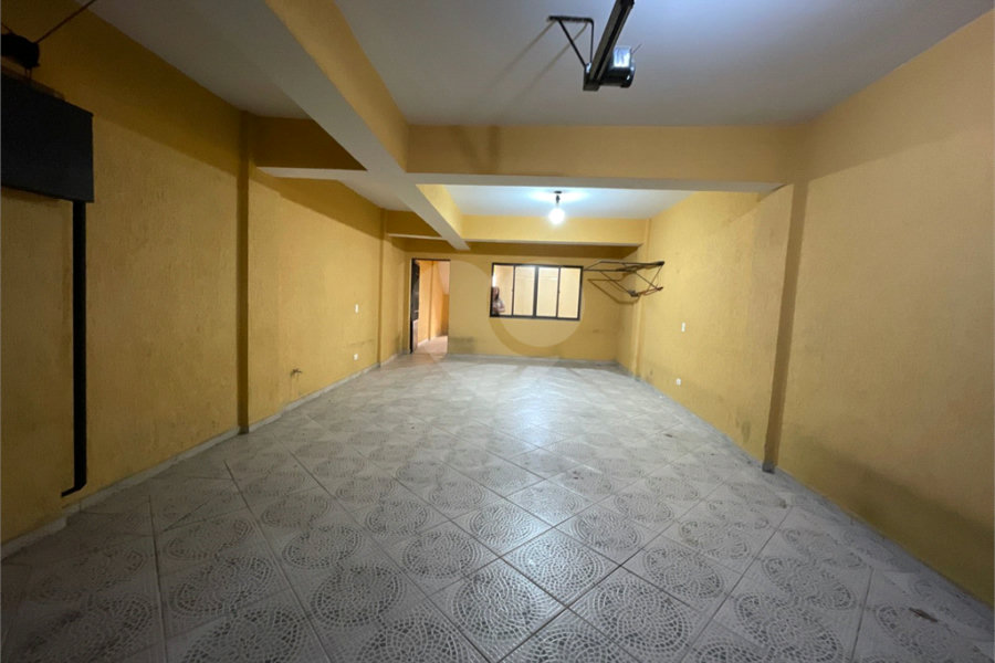 Sobrado à venda com 4 quartos, sendo 1 suíte, em Vila Nova Cachoeirinha, São Paulo, SP