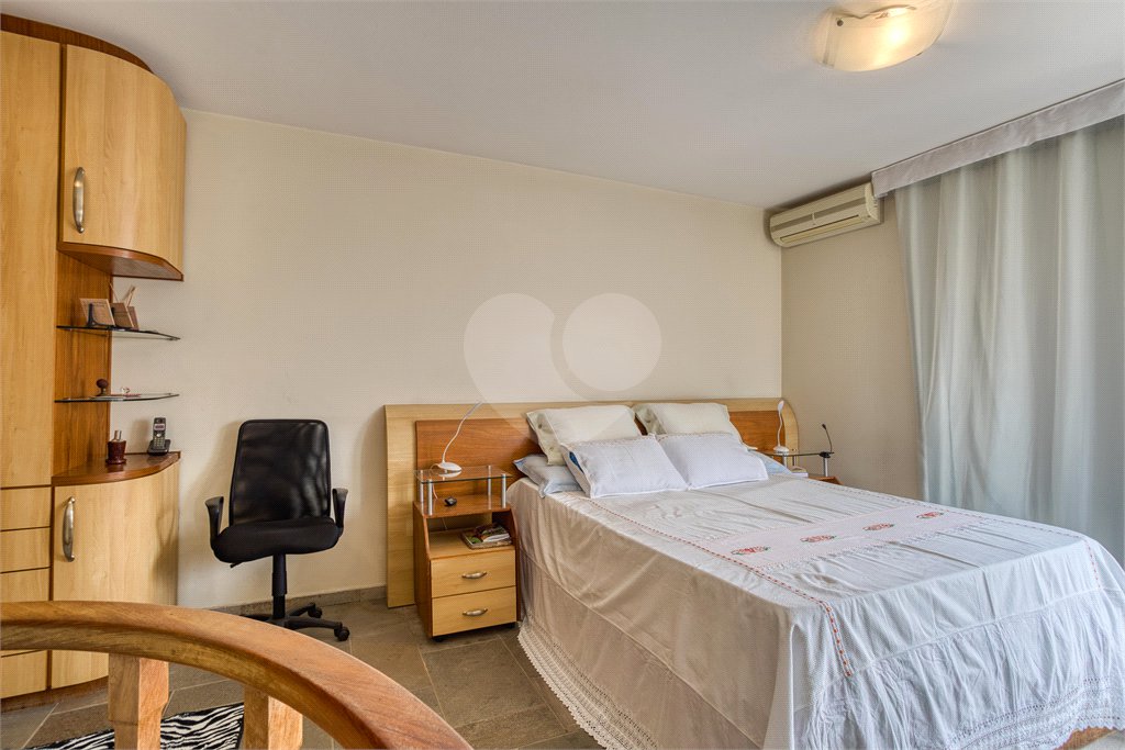 Cobertura à venda com 4 quartos, sendo 1 suíte,  em Vila Clementino, São Paulo, SP