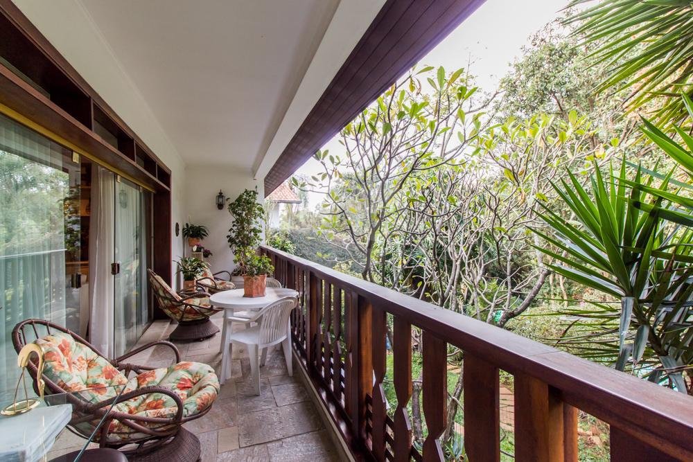 Casa à venda com 5 quartos, sendo 3 suítes, em Alto da Boa Vista, São Paulo, SP