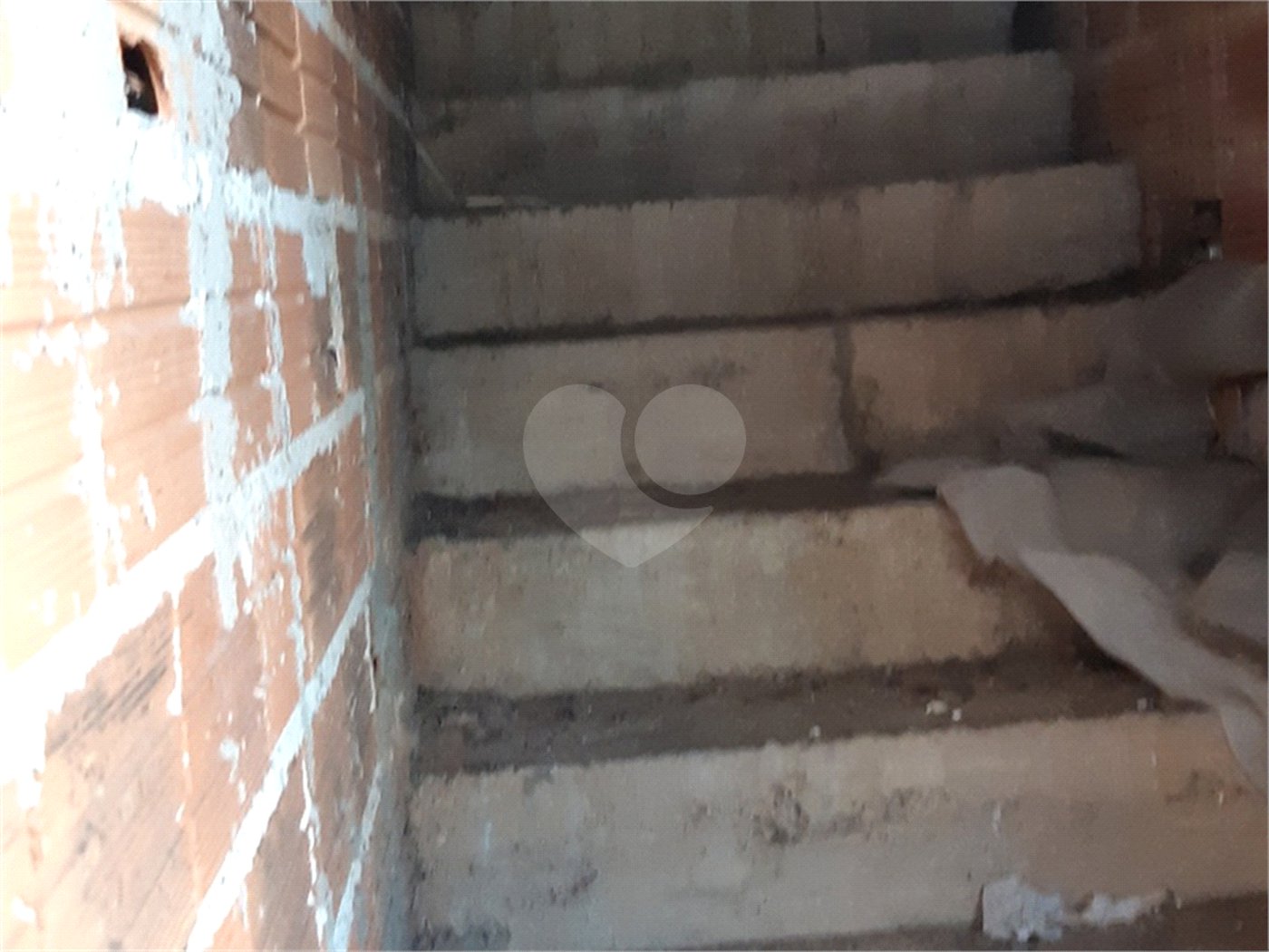 Sobrado à venda com 20 quartos em Jardim Peri, São Paulo, SP