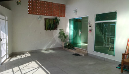 Casa à venda com 4 quartos, sendo 2 suítes,  em Vila Rei, Mogi das Cruzes, SP