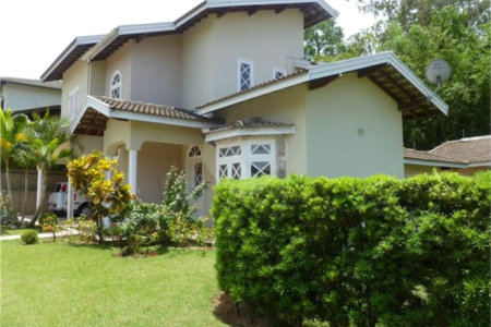 Casa à venda com 3 quartos, sendo 1 suíte, no condomínio Vivenda das Vinhas, Vinhedo - SP