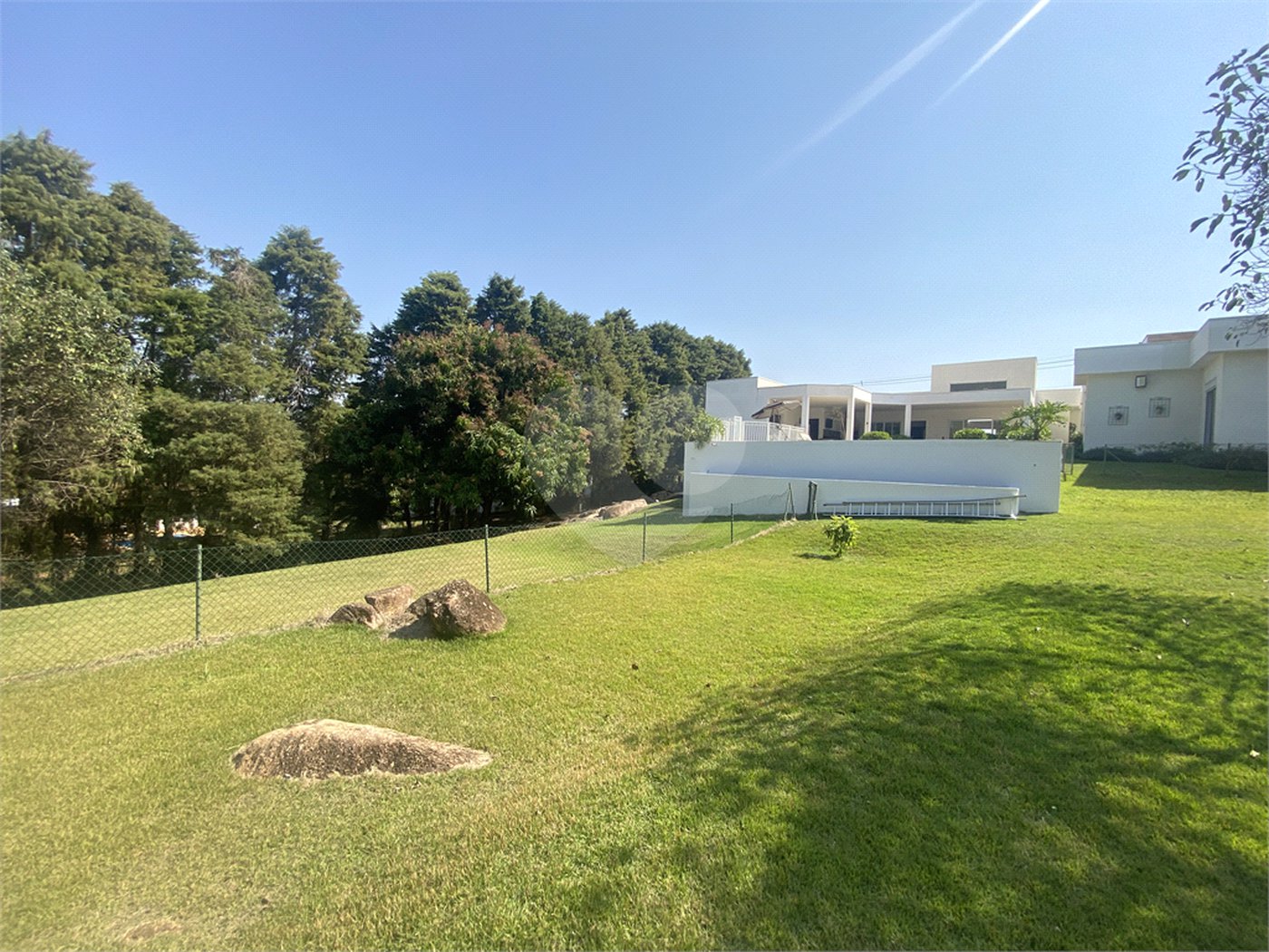 Casa à venda com 6 quartos, sendo 5 suítes, no condomínio Monte Belo, Salto - SP