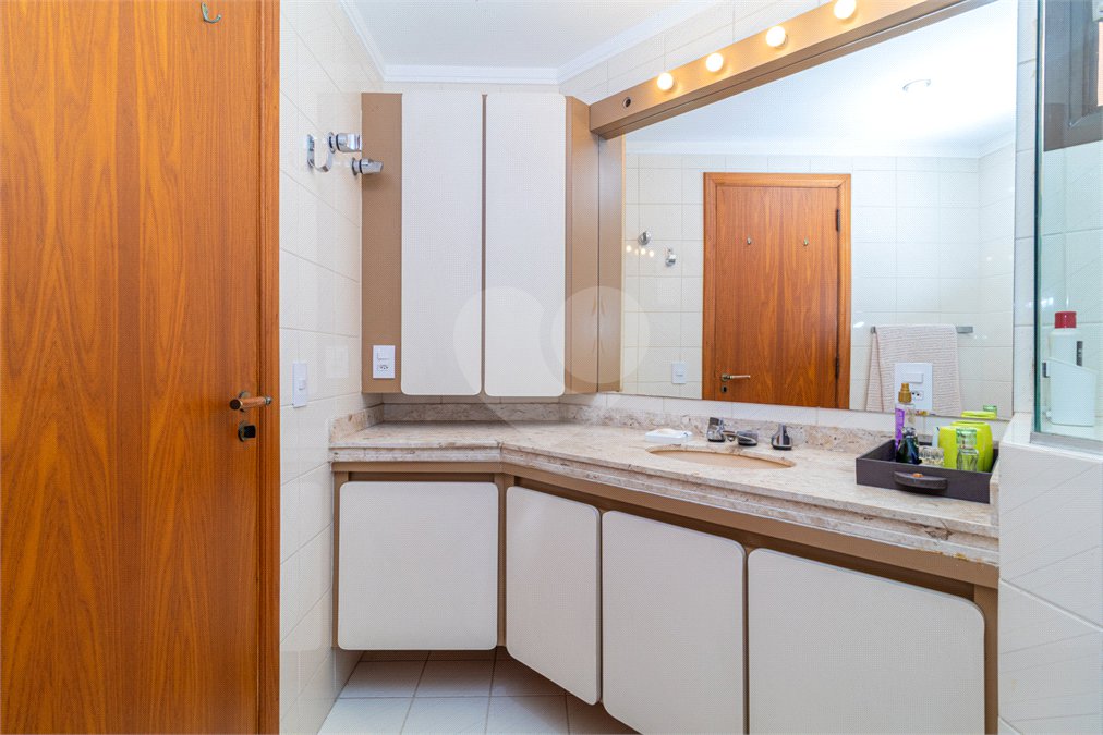 Apartamento à venda com 4 quartos, sendo 2 suítes, em Campo Belo, São Paulo, SP