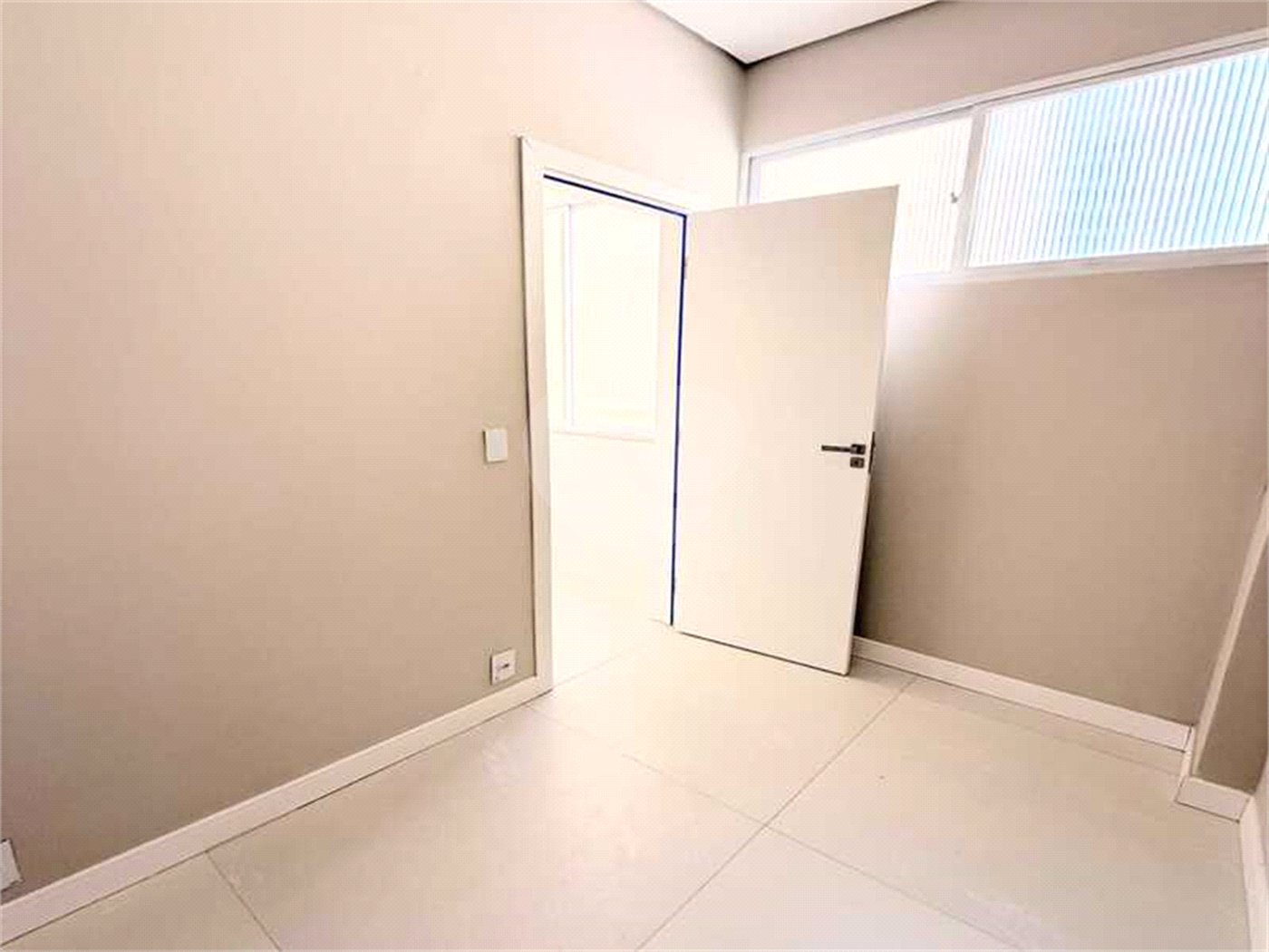 Apartamento à venda com 3 quartos, sendo 1 suíte, em Laranjeiras, Rio de Janeiro, RJ