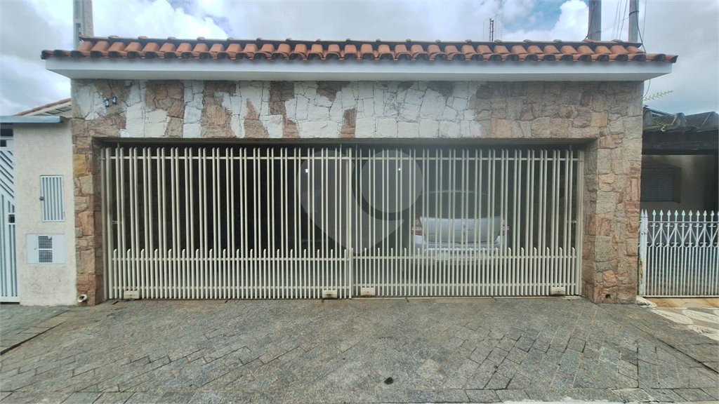 Casa à venda com 2 quartos em Vila Barcelona, Sorocaba, SP