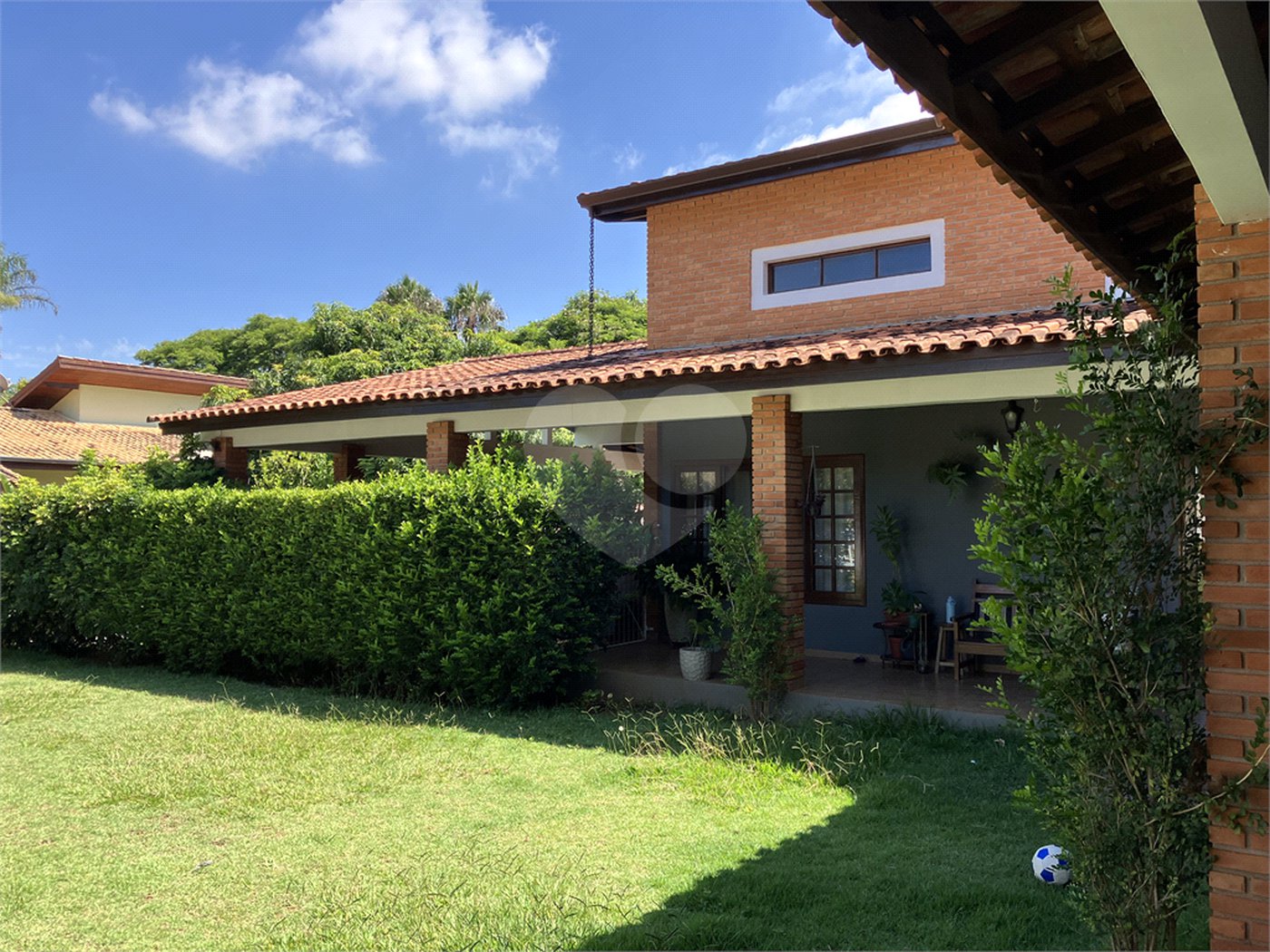 Casa à venda com 4 quartos, sendo 2 suítes, no condomínio Vivendas do Lago, Sorocaba - SP