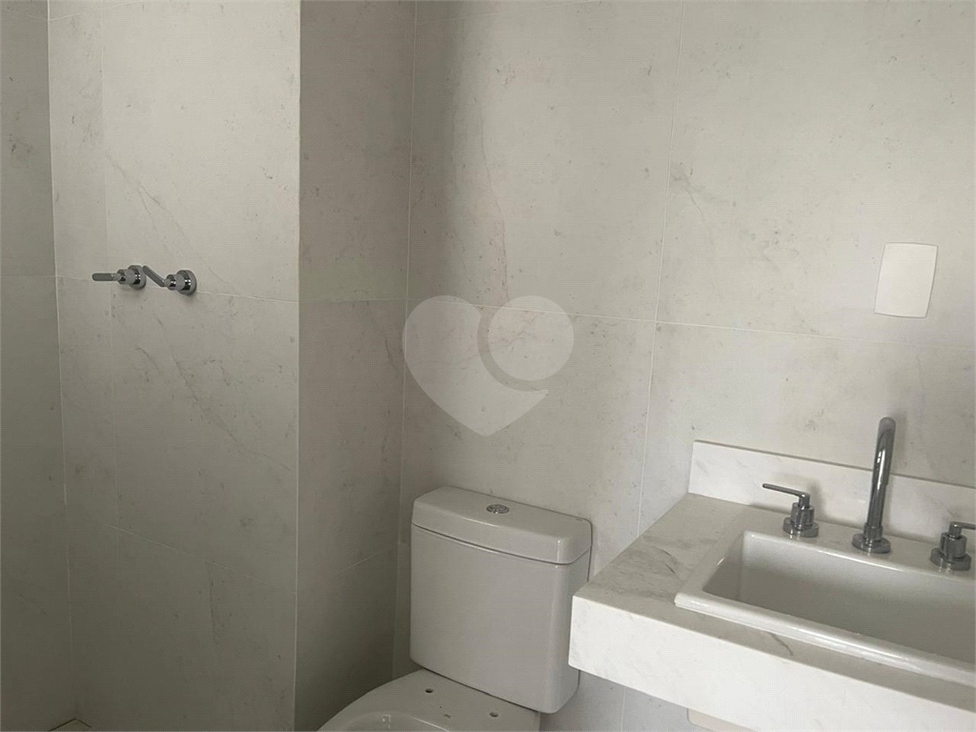 Apartamento à venda com 3 suítes em Campo Belo, São Paulo, SP
