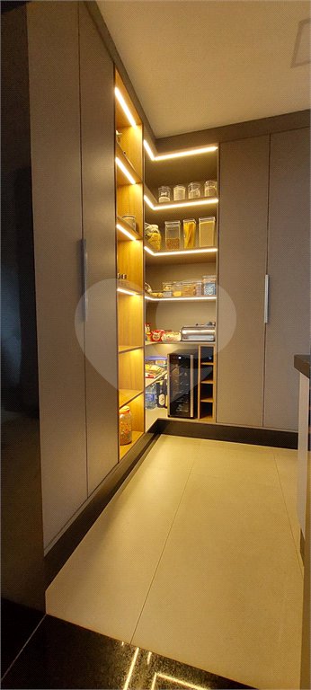 Casa à venda ou para alugar com 4 suítes no condomínio Figueira Garden, Atibaia - SP