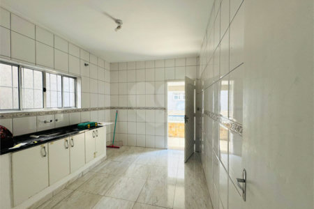 Casa à venda com 3 quartos, sendo 1 suíte, em Vila Galvão, Guarulhos, SP
