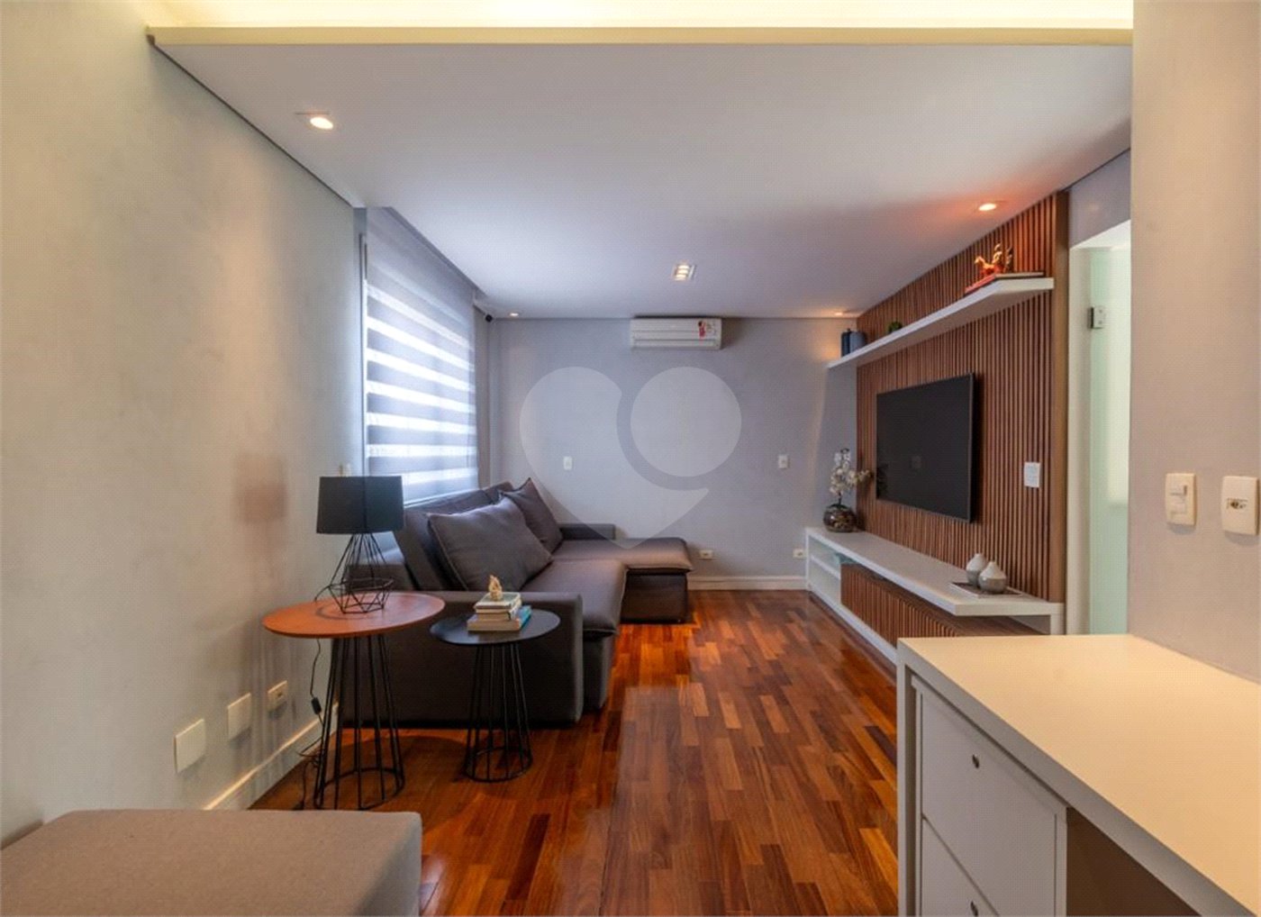 Casa à venda com 4 quartos, sendo 2 suítes, no condomínio Melbourne Residence, São Paulo - SP