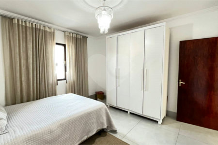 Sobrado à venda com 4 quartos, sendo 1 suíte, em Jardim Ana Maria, Sorocaba, SP