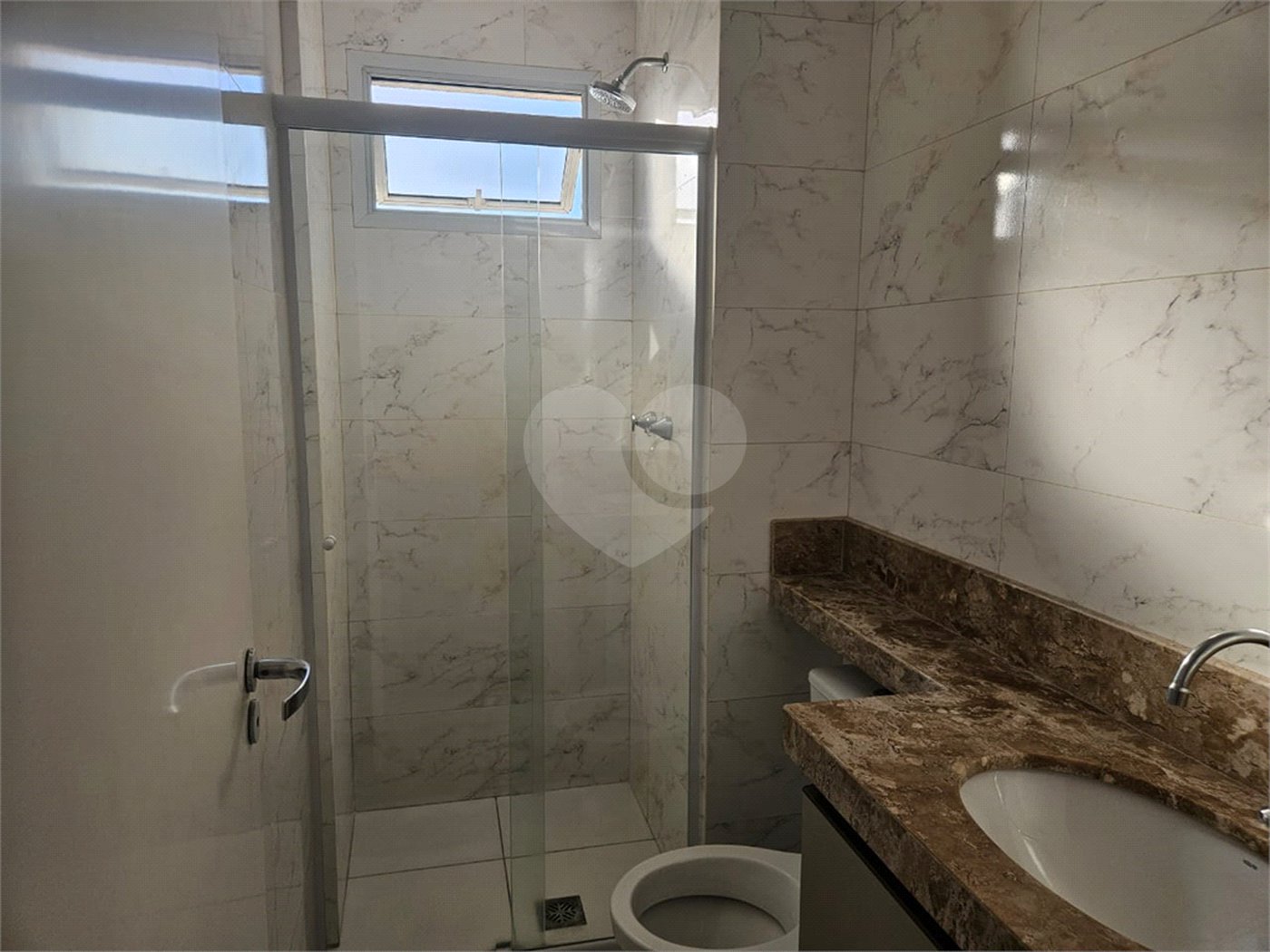 Apartamento à venda com 3 quartos, sendo 1 suíte, no Centro, Poá, SP