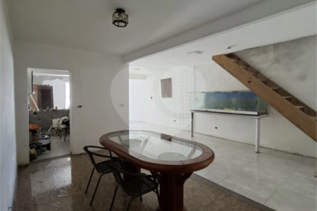 Casa à venda com 6 quartos, sendo 1 suíte,  em Vila Vitória, Mogi das Cruzes, SP