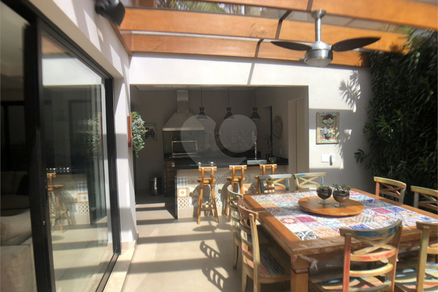 Casa à venda com 4 suítes no condomínio Residencial Floresta, São Paulo - SP