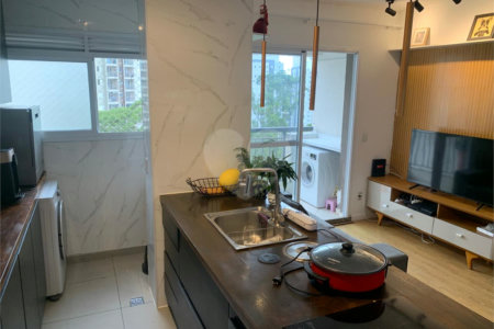 Apartamento à venda com 2 quartos em Parque Reboucas, São Paulo, SP