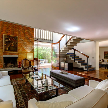 Casa à venda com 4 quartos, sendo 1 suíte,  em Jardim Leonor, São Paulo, SP