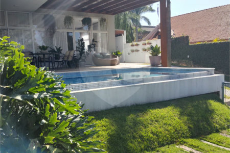 Casa à venda com 4 quartos, sendo 3 suítes, no condomínio Estância Marambaia, Vinhedo - SP