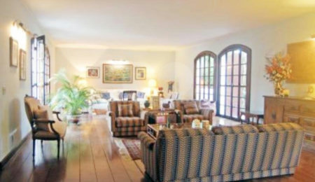 Casa à venda com 5 quartos, sendo 4 suítes, em Alto da Boa Vista, São Paulo, SP